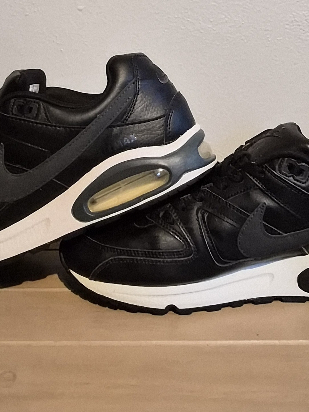 Nike Men’s Black Leather Air Max Style Sneakers